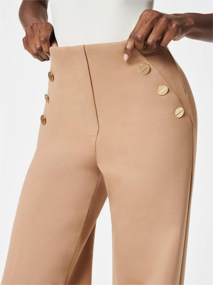 Elegantne reljefne FitCurve™ hlače
