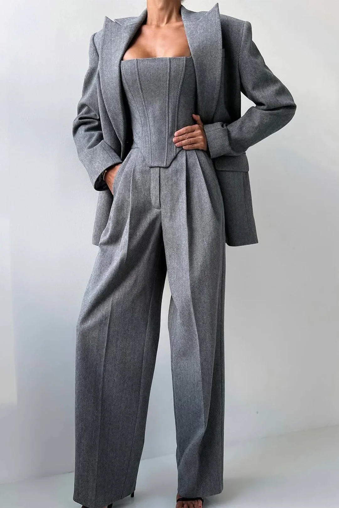 Dolce - Conjunto de Tres Piezas con Blazer de Doble Botonadura